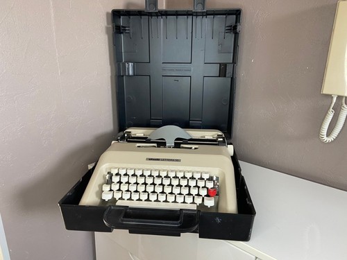 Machine ecrire olivetti - machine,